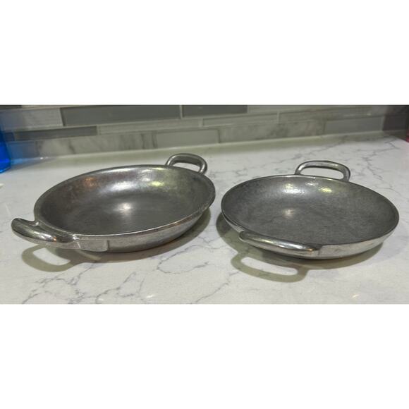 Vintage Wilton Columbia Lot of 2 Nesting Cast Iron Sauce Pans - Picture 1 of 6